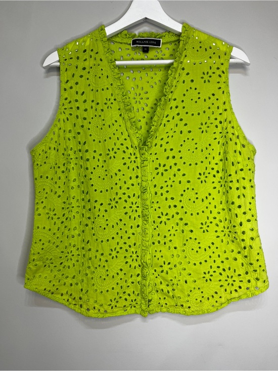 Melanie Lyne Tops - ✨100% Cotton Neon Green Eyelet Button-Front Camisole Top